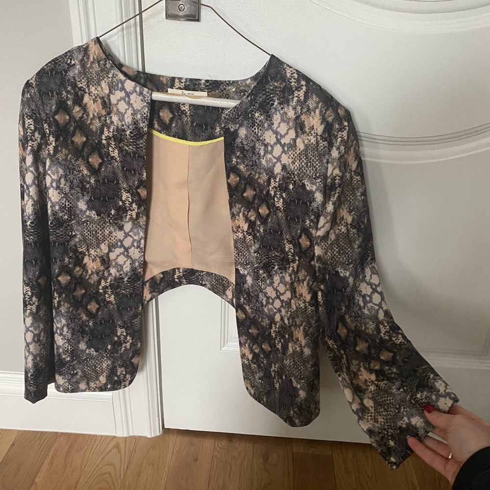 Snake High Back Cut Blazer